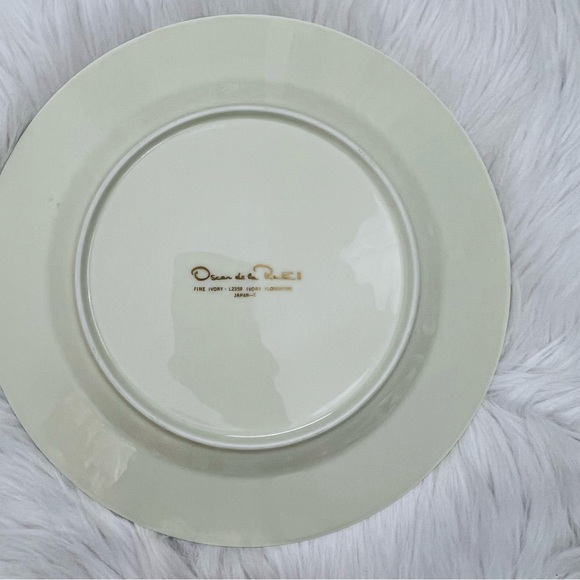 Ivory Florentine by Oscar De La Renta Discontinued Piece/Pattern - Picture 2 of 5